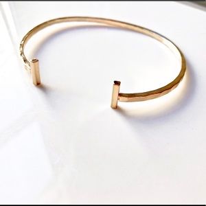 URBAN OUTFITTERS THIN GOLD CUFF BRACELET